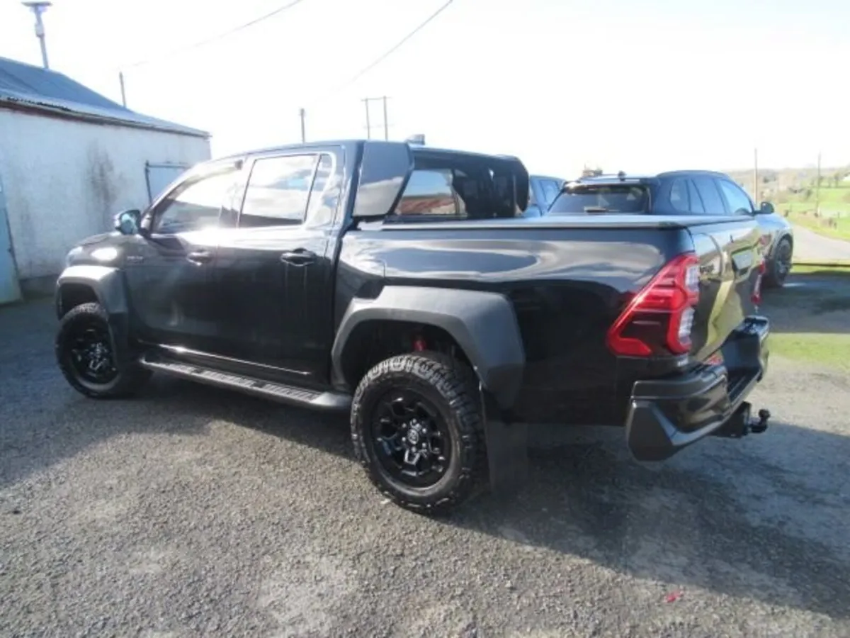 2.8 D-4D GR SPORT II Pickup Double Cab 4dr Diesel - Image 2