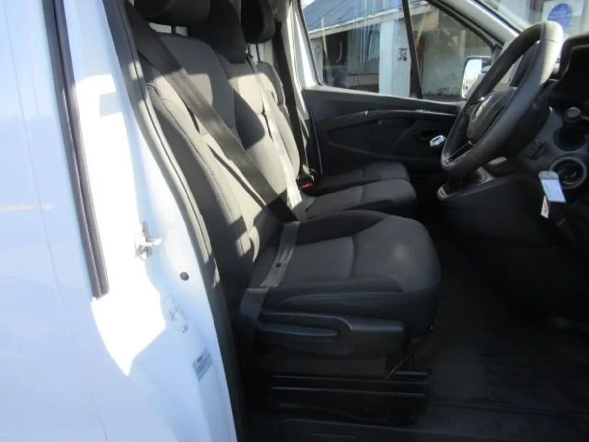 2.0 dCi Blue LL30 Business+ Panel Van 5dr Diesel M - Image 3