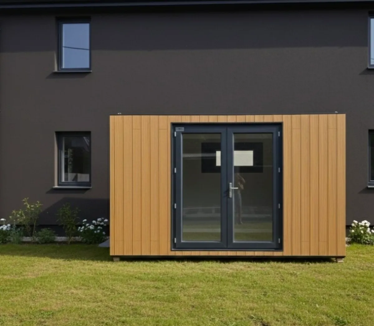Steel frame garden rooms - Image 1