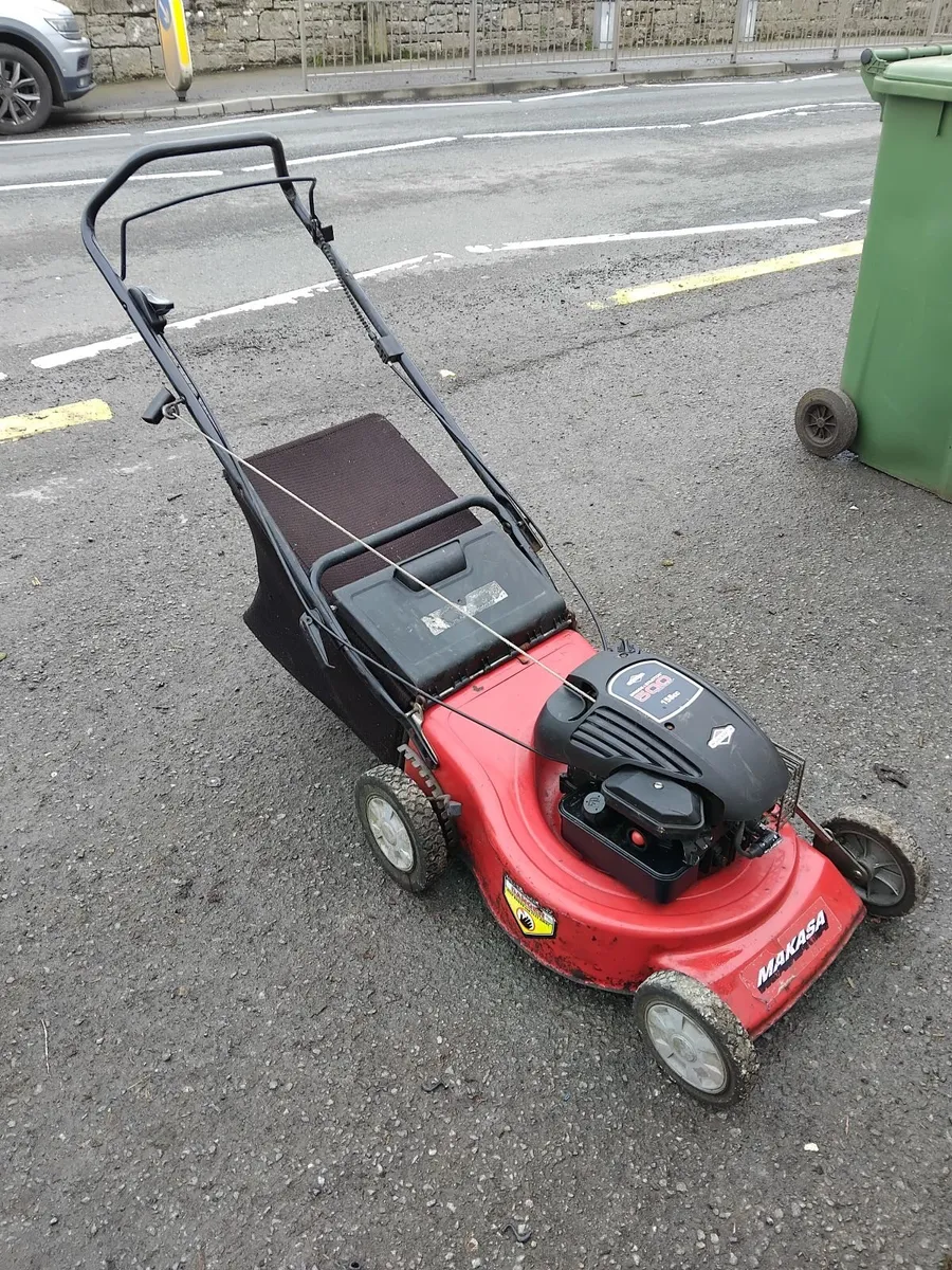 Push lawnmower working perfect priced - Image 4