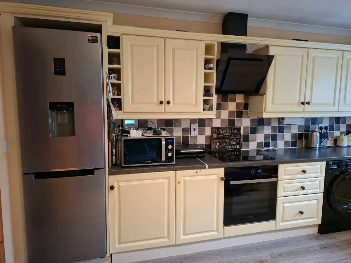 Kitchen units + sink unit,water tap,bins units - Image 1