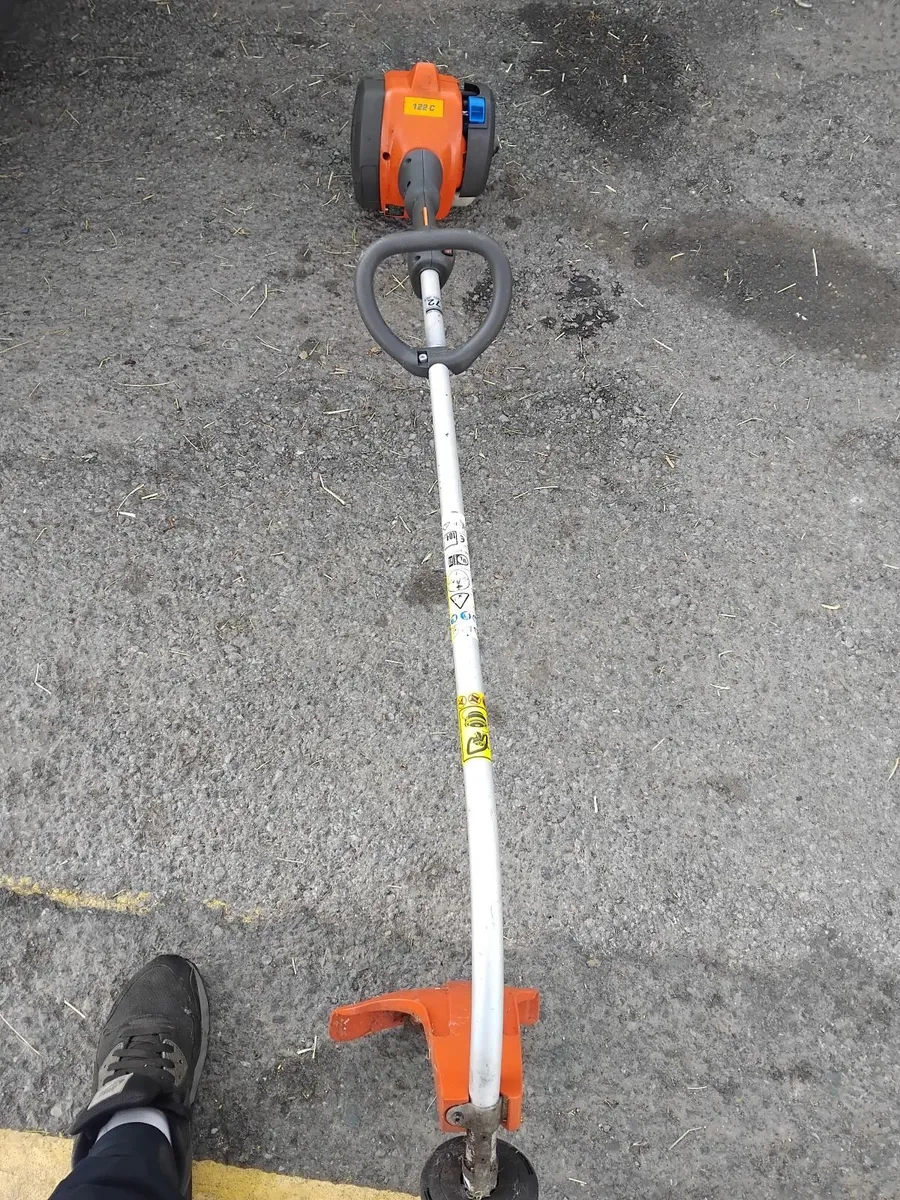 Husqvarna 122 grass strummers running well - Image 4