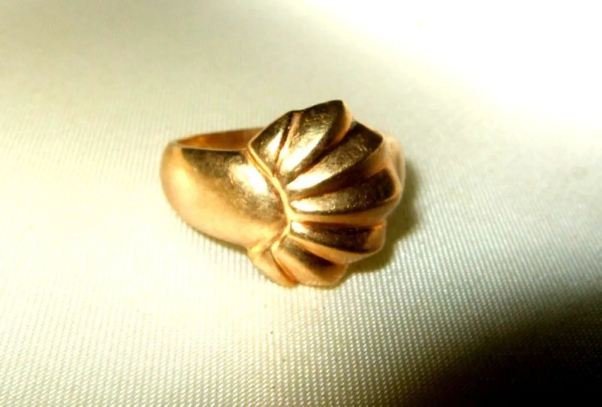 Vintage Hallmarked 9ct Gold Oyster Ring - Image 2