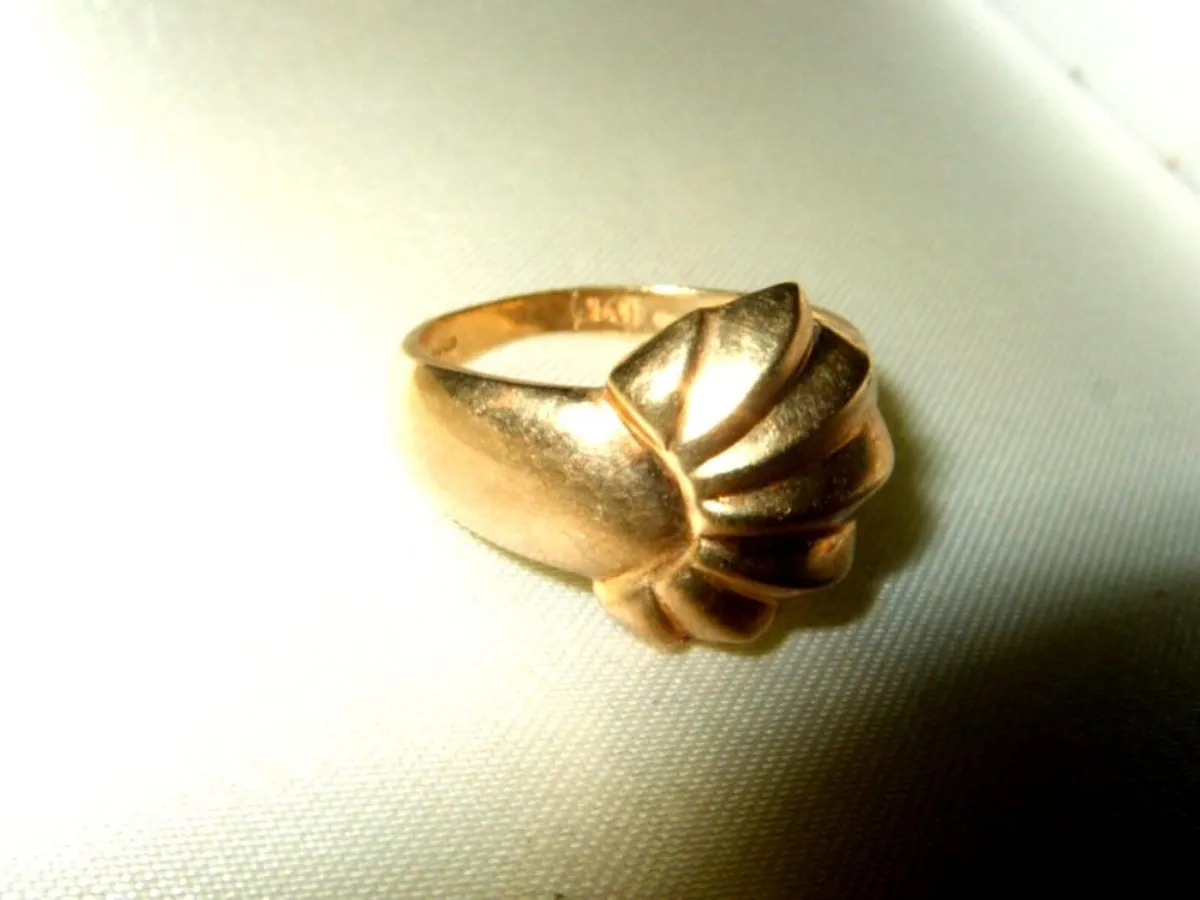Vintage Hallmarked 9ct Gold Oyster Ring - Image 4