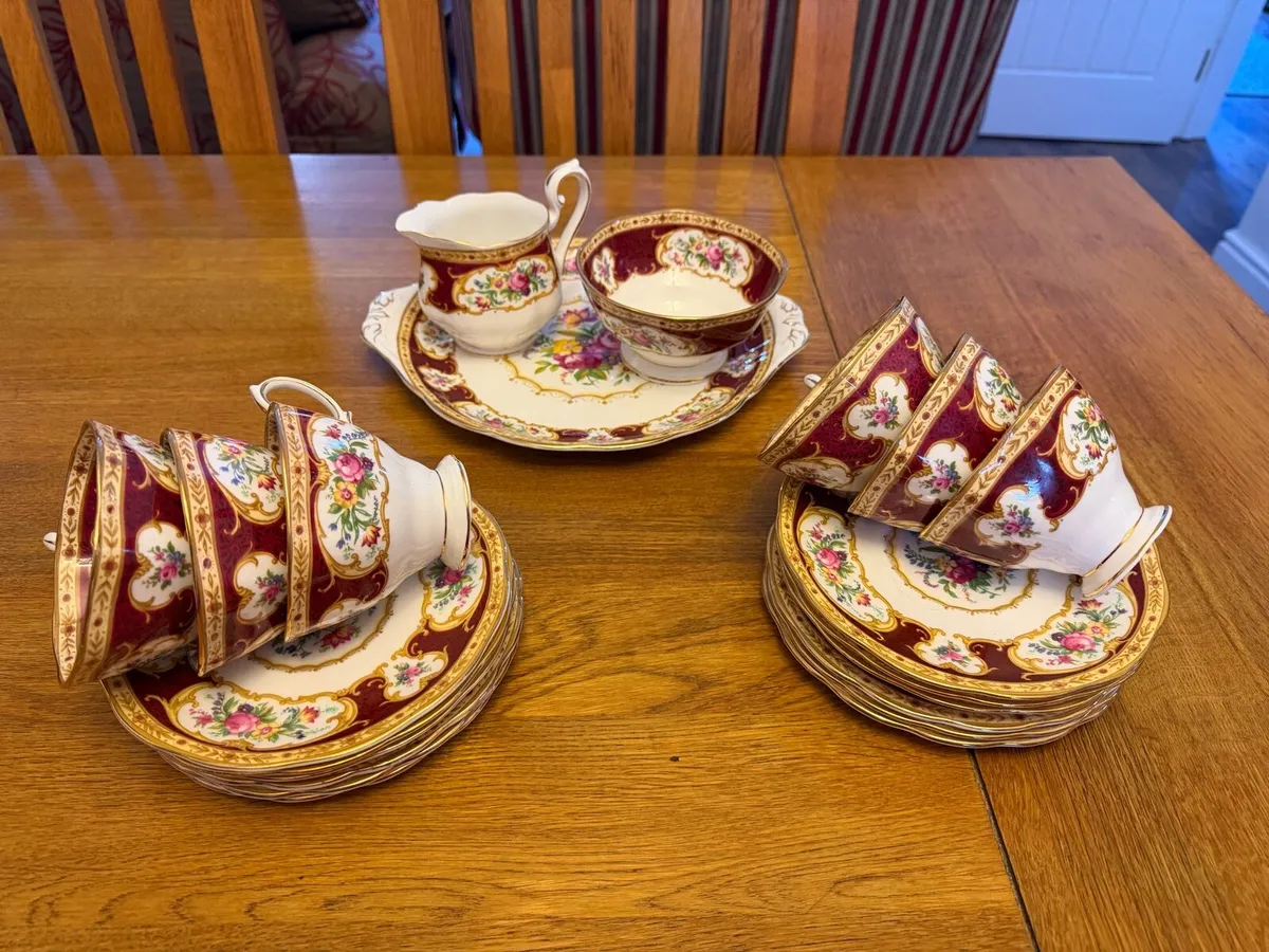 New Royal Albert Lady Hamilton Tea Set - Image 2