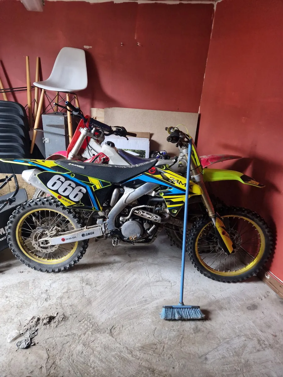 RMZ 450 MOTORCROSS BIKE - Image 1