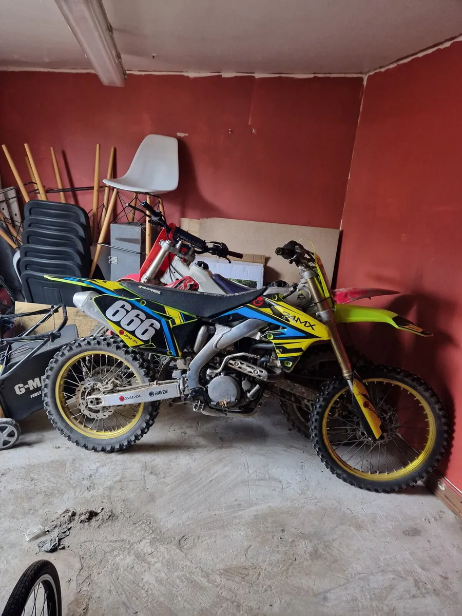 RMZ 450 MOTORCROSS BIKE - Image 2