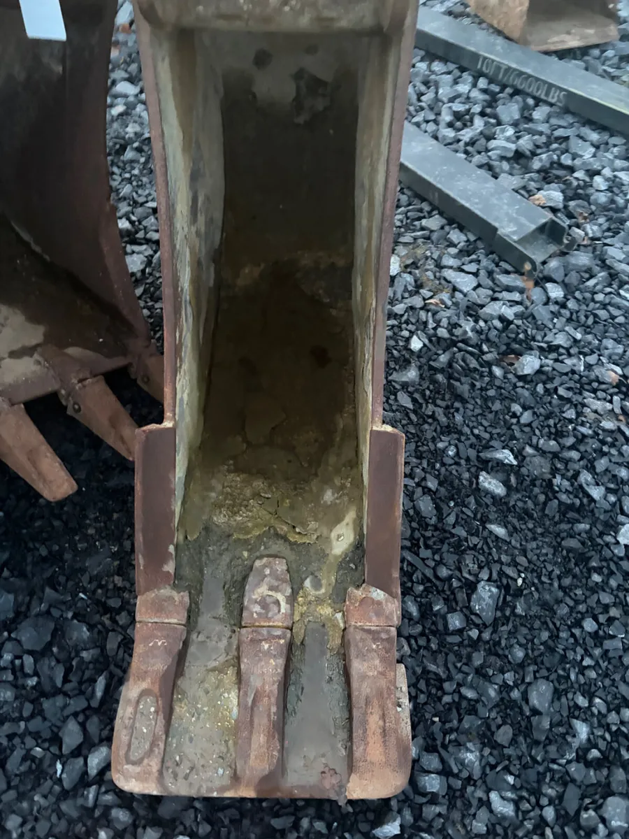 Eurofab 65mm pin 16 inch bucket bucket suit 13t - Image 2