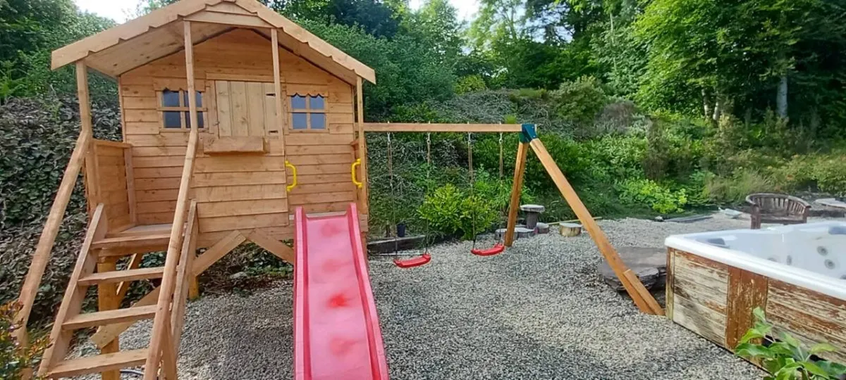 Brabd new Wooden treehouse slide and swings - Image 3