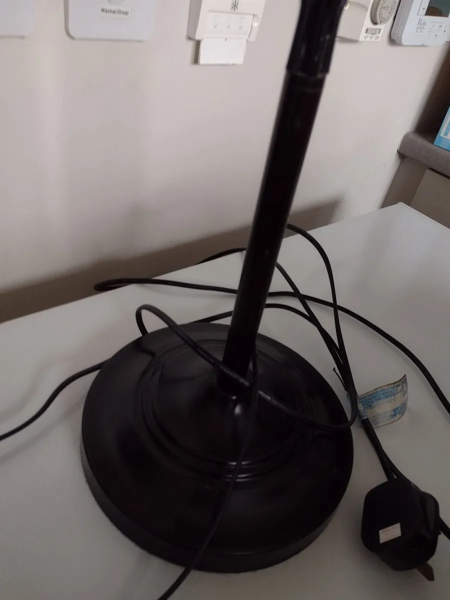 Wrought iron table lamp - Image 3