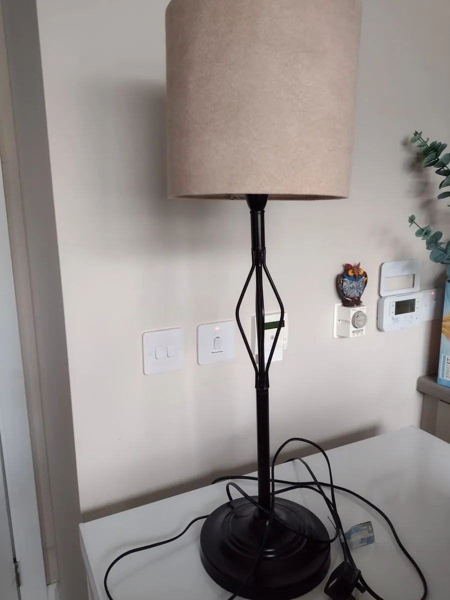 Wrought iron table lamp - Image 2