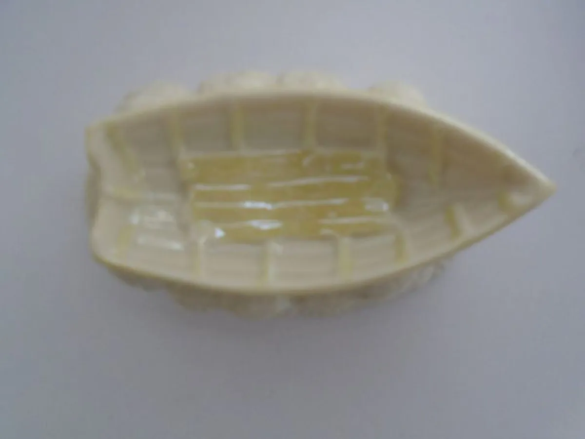 Vintage Belleek China, Boat. Home decor, Ornments - Image 3