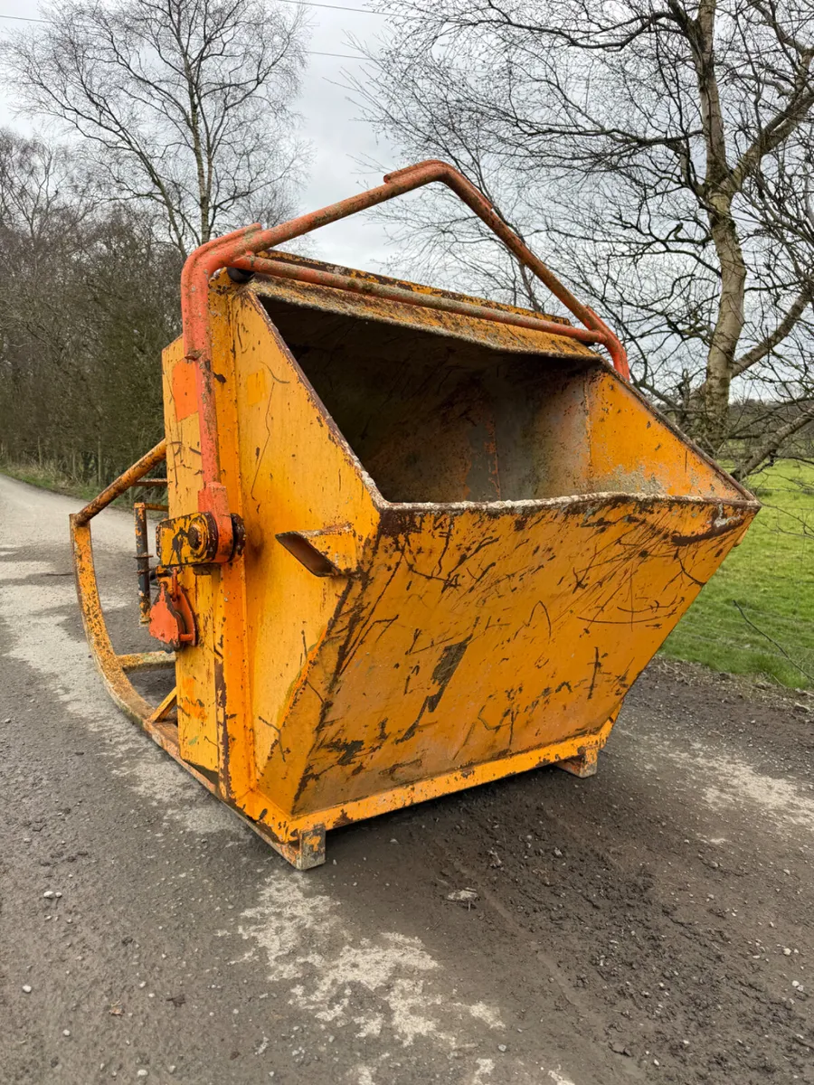 Concrete Skip - Image 4
