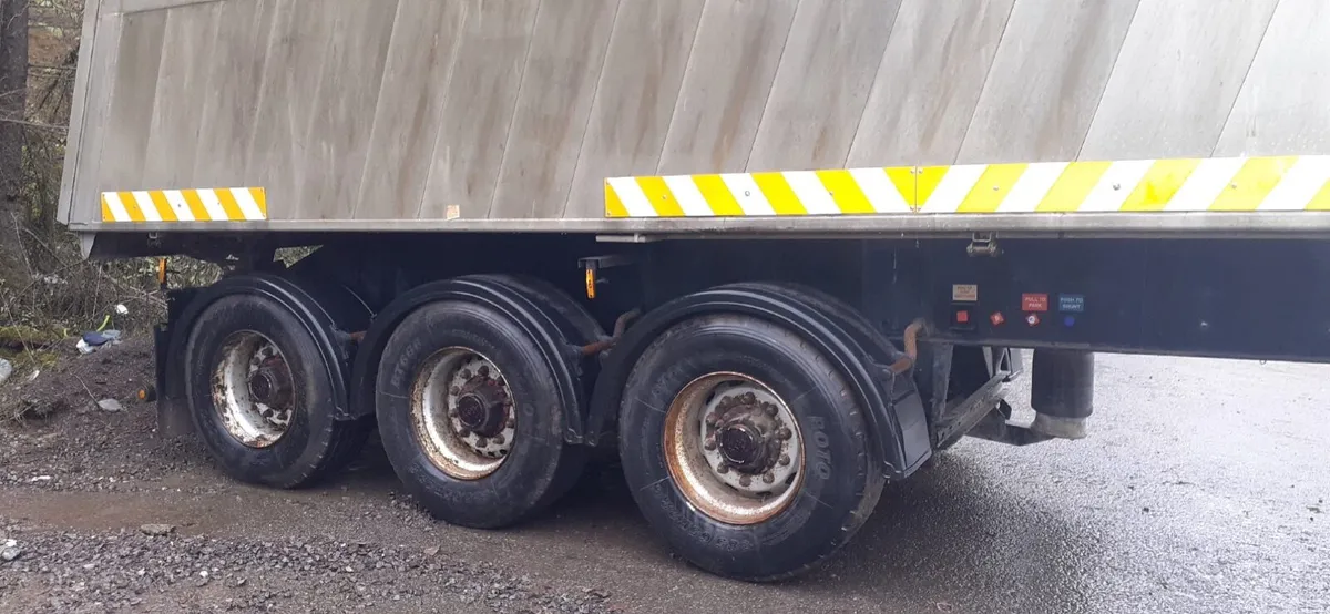 Truck Trailer Tipping - Image 4