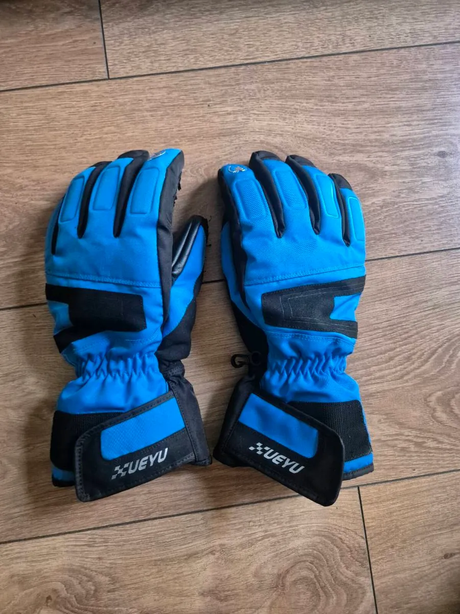 Snowboarding set - Image 4