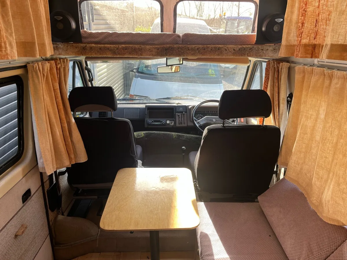 Vintage camper.    2 Bert - Image 3