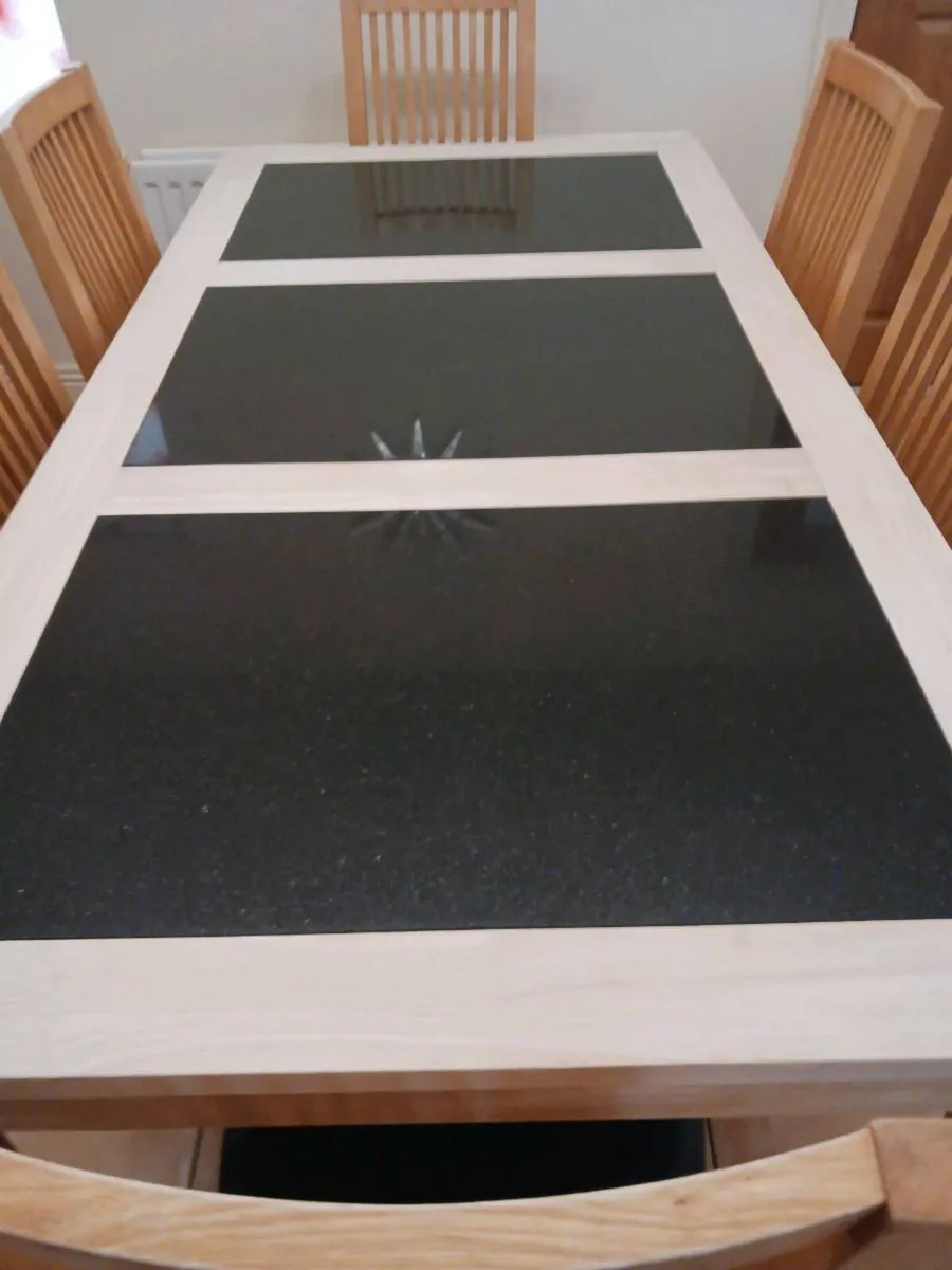 Kitchen table and chairs - Image 2