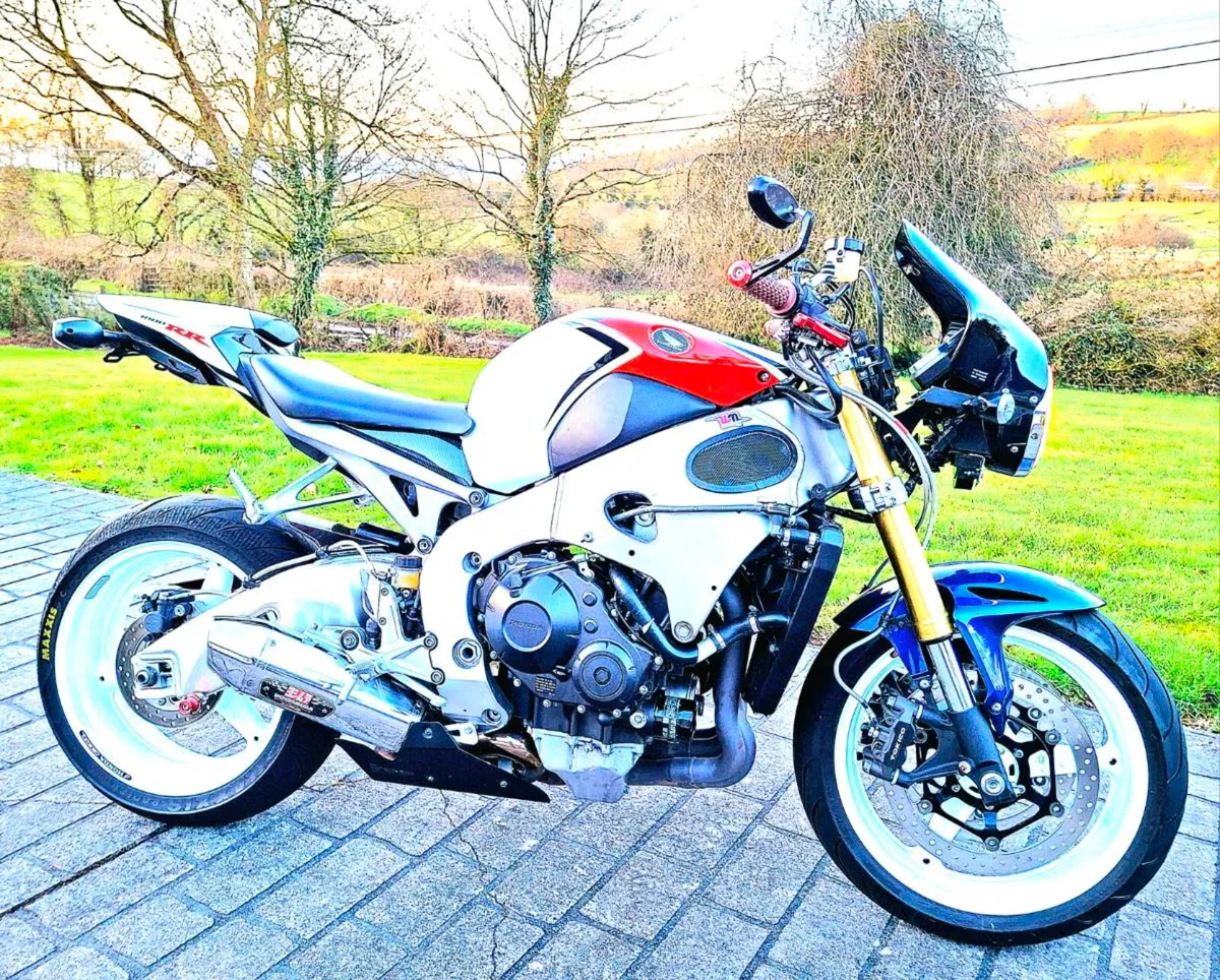 Honda CBR1000RR Fireblade - Image 2