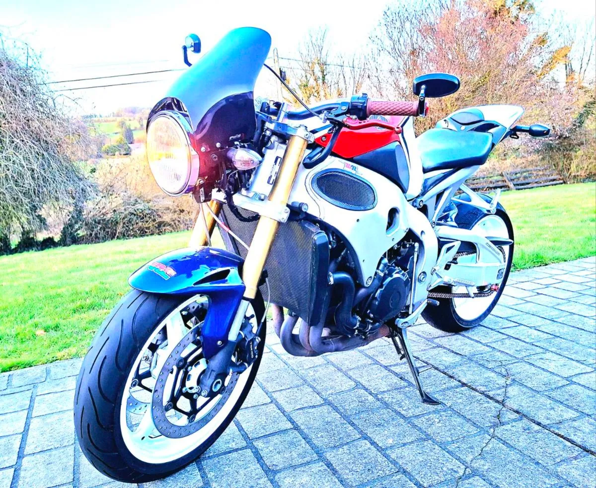 Honda CBR1000RR Fireblade - Image 4