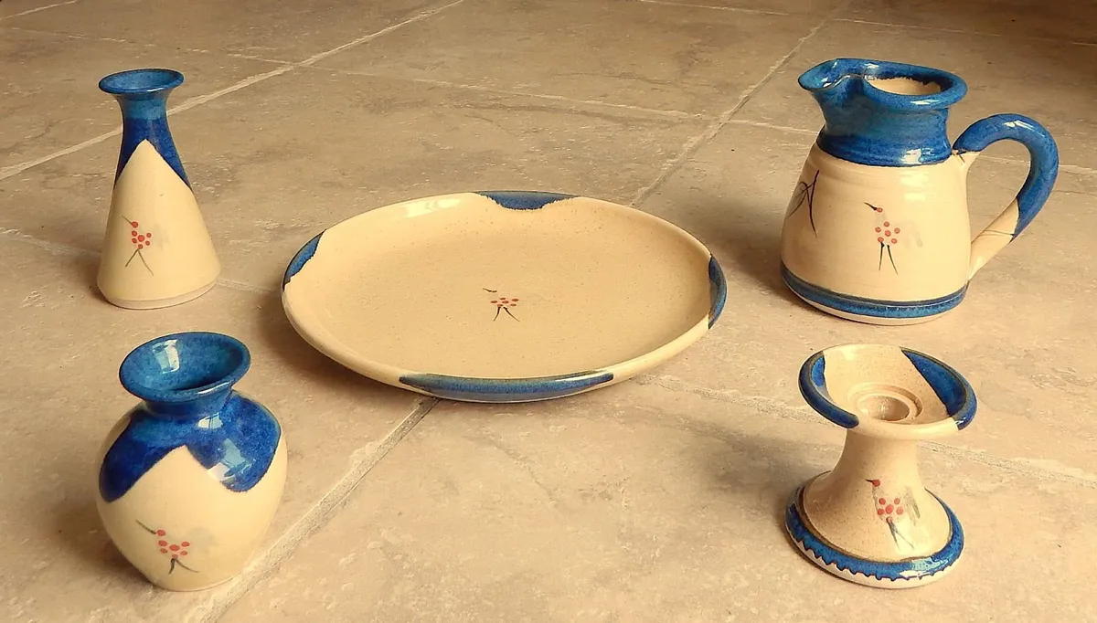 Selection of 5 Mucros Pottery Pieces - Image 1