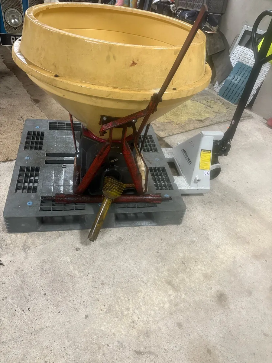 Vicon fertilizer sower wagtail - Image 3