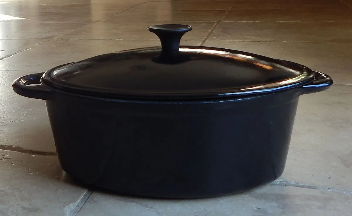 Cast Iron & Enamel Heavy Cooking Pot - Image 2