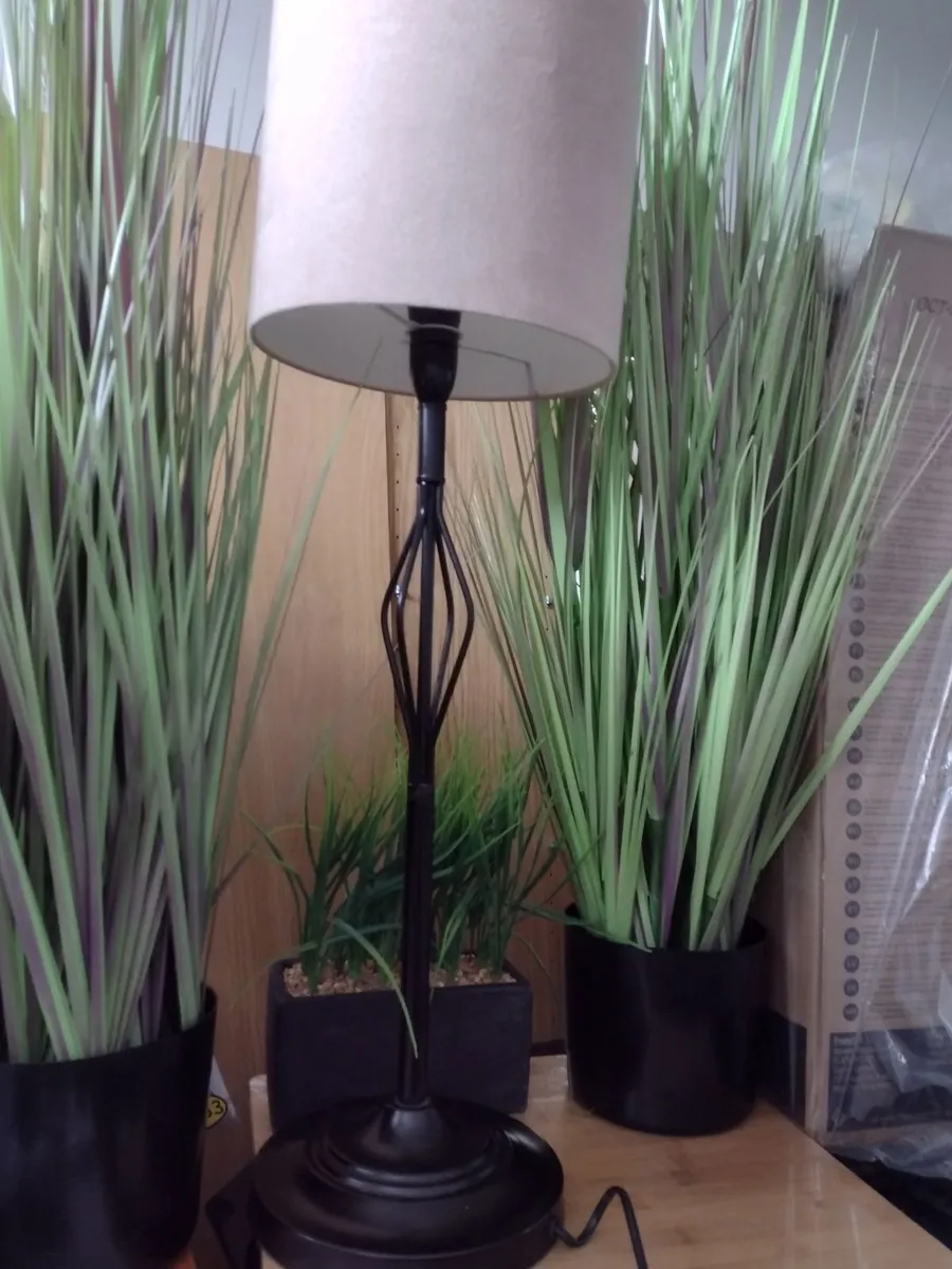 Wrought iron table lamp - Image 1