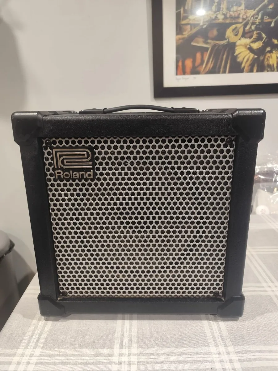 Stratocaster (Mexican) and Roland Cube 40xl amp - Image 3