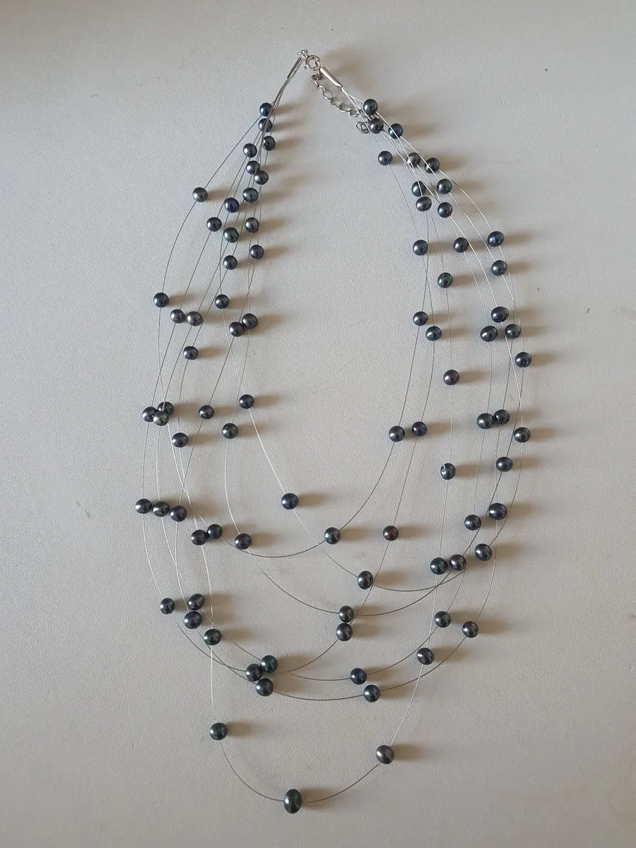 Jersey Pearl floating necklace - Image 3