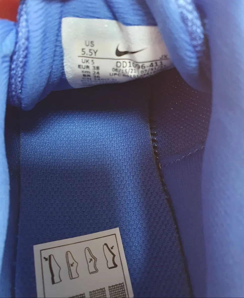 Nike revolution kids blue runners 5 - Image 2