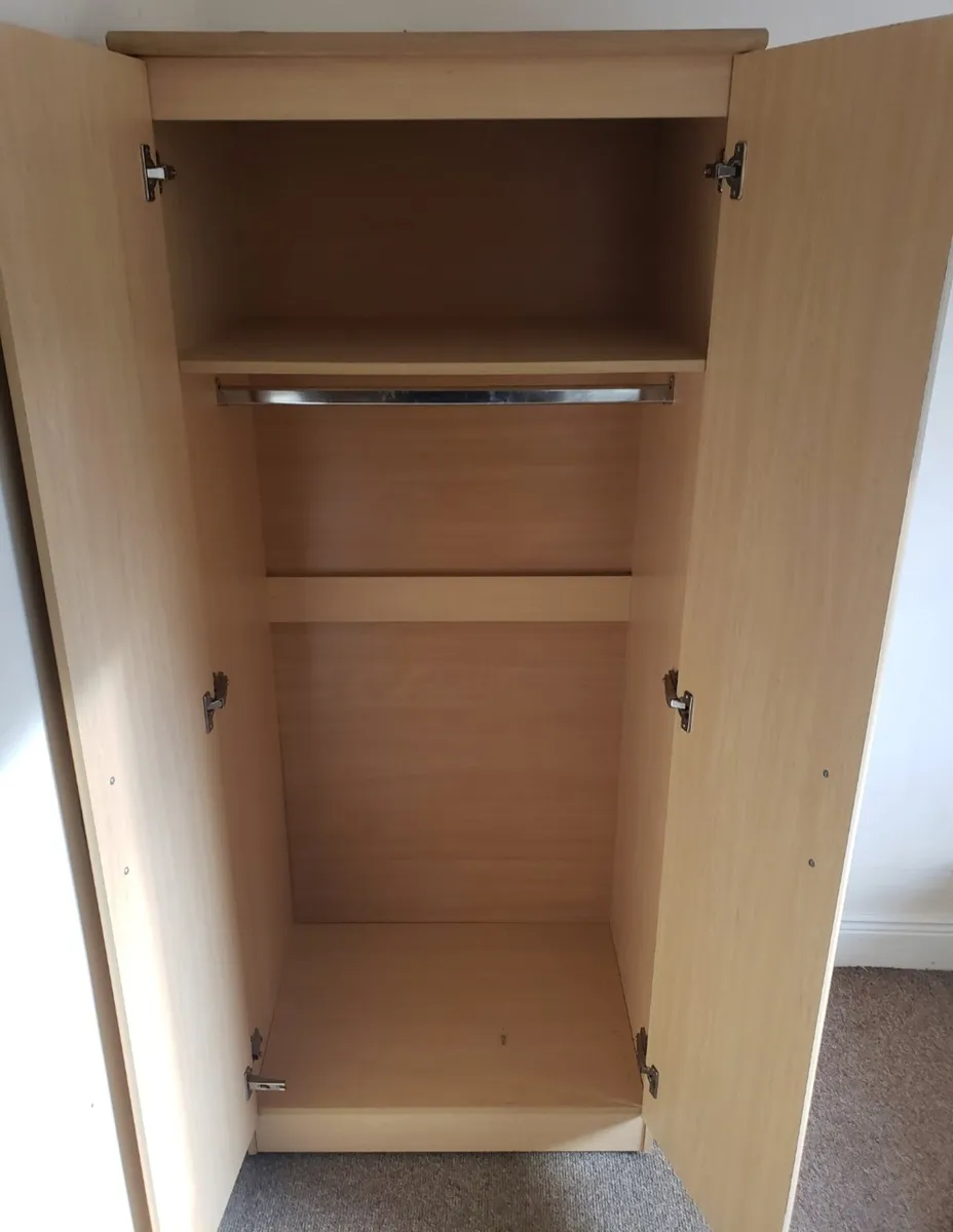 Double wardrobe - Image 2