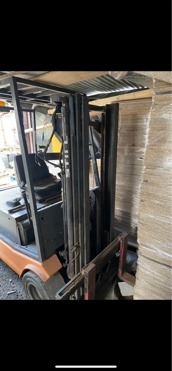 Electric forklift 1.8 Ton Still - Image 2