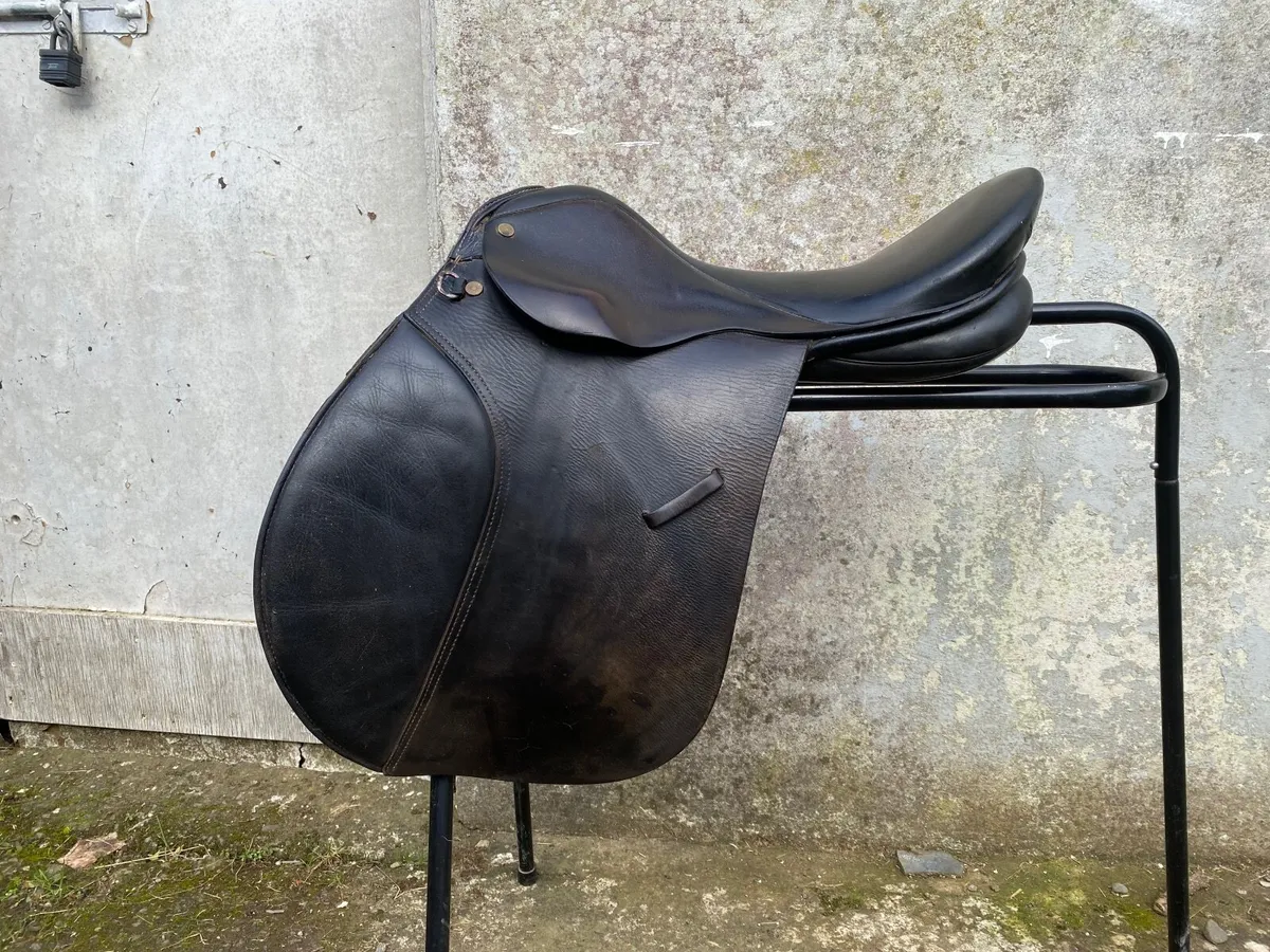 Premier black Leather horse saddle - Image 1