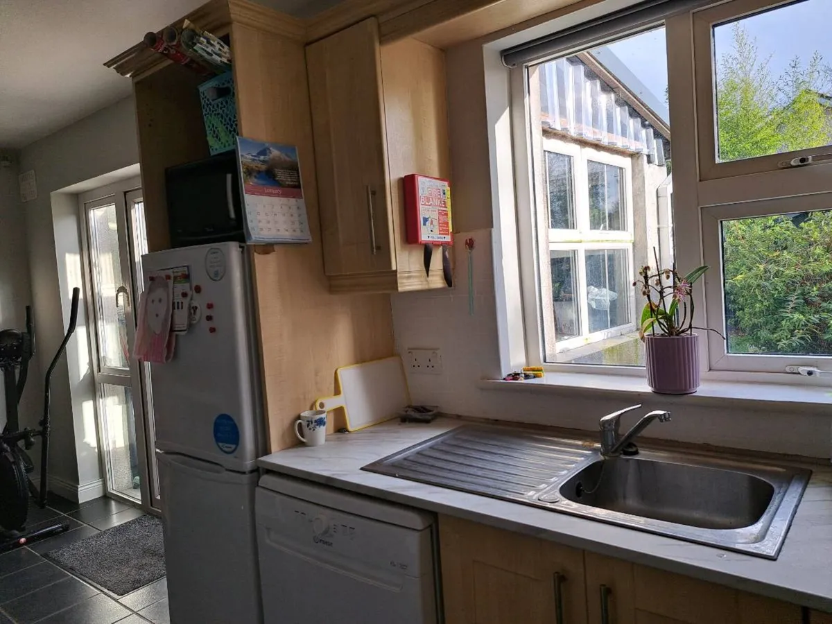 Sliding door and windows - Image 2