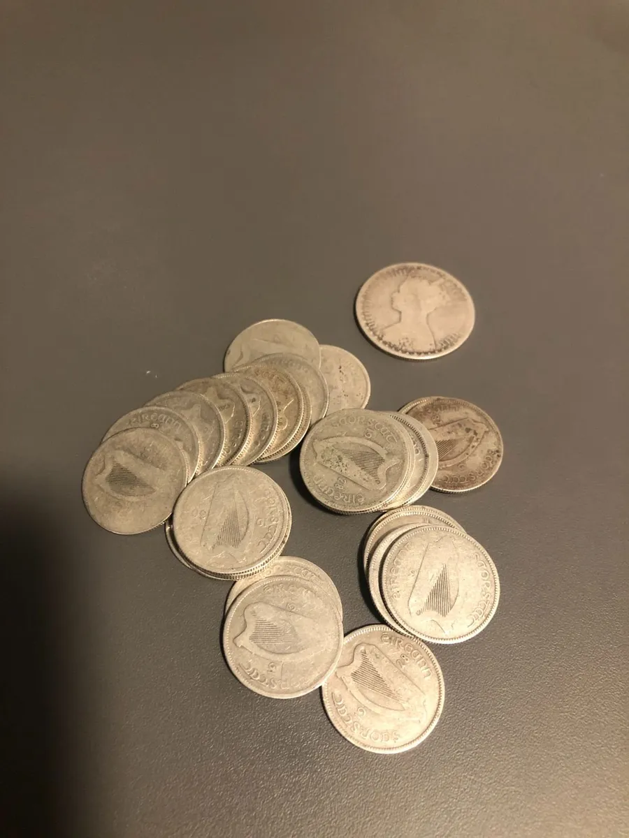 30 Irish Silver Shillings 75% + Florin 92.5% - Image 1
