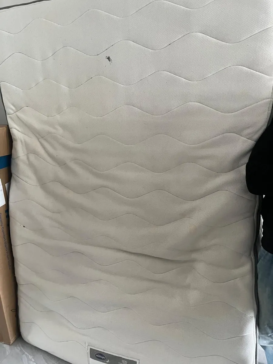 Small double mattress  free - Image 1