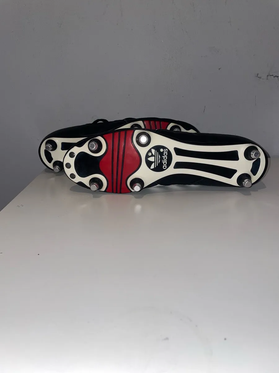 Adidas World Cup football boots - Image 3