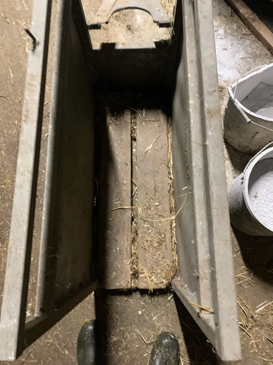 Moyfab dehorning crate - Image 2