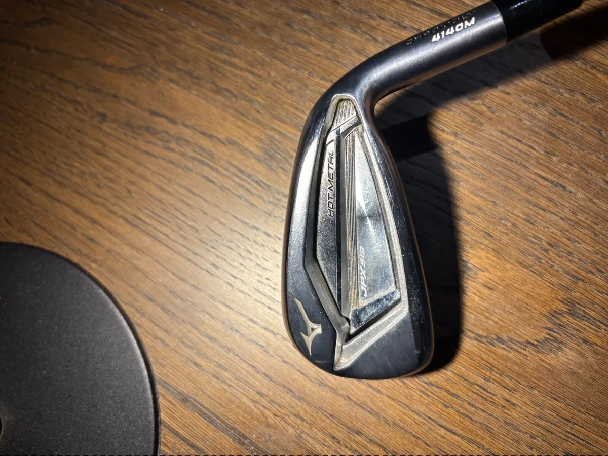 Mizuno JPX900 Hot Metal Irons - Image 1