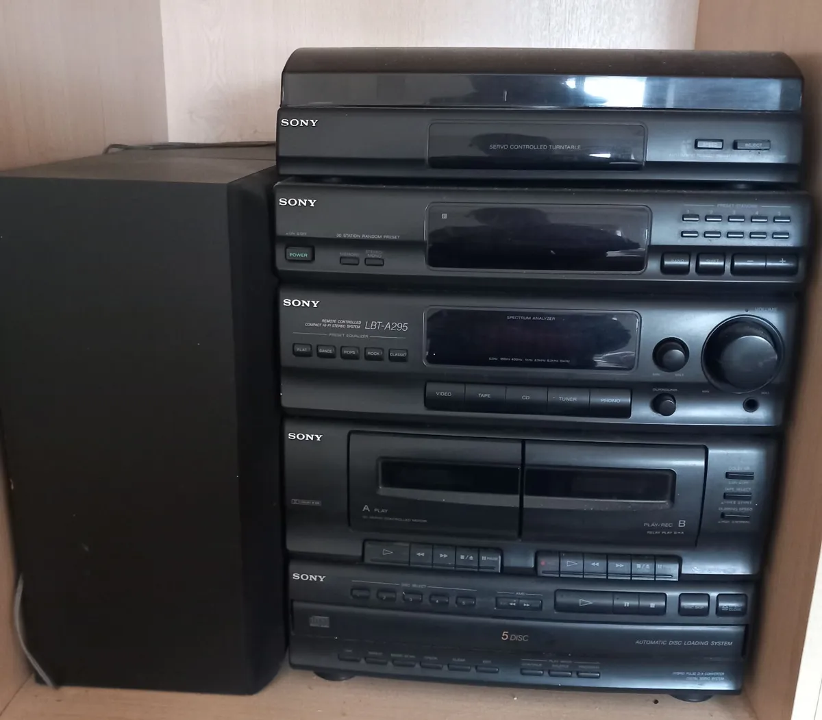 Sony Hi-Fi System. - Image 1