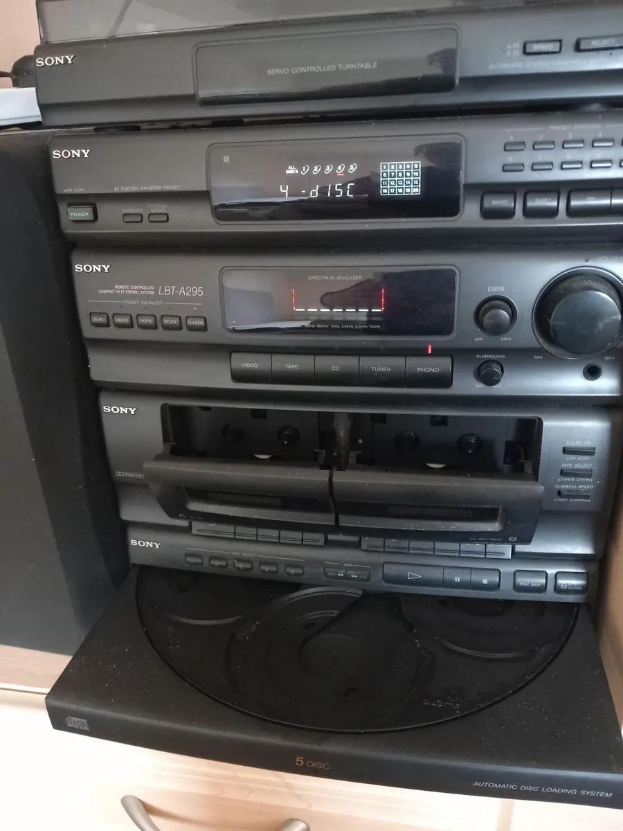 Sony Hi-Fi System. - Image 2