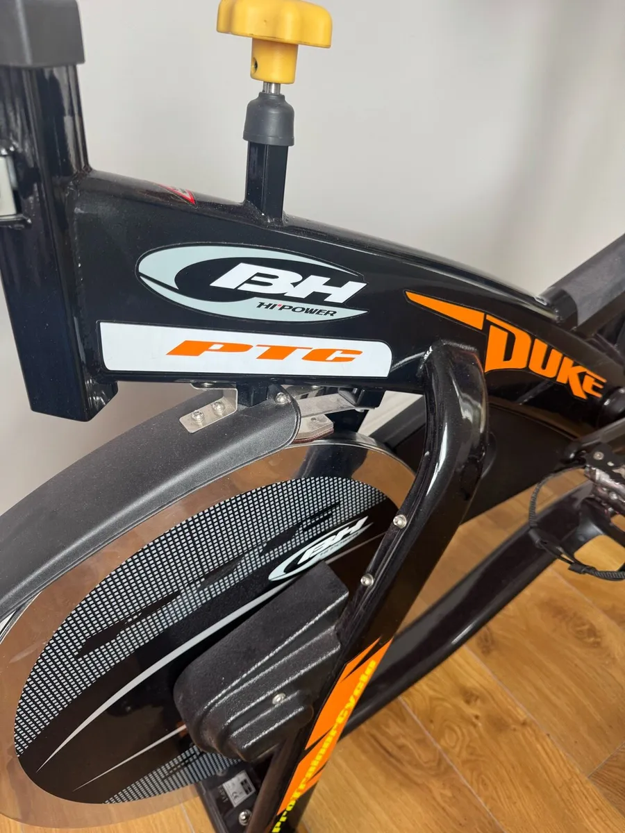 BH Fitness Electronic Duke Indoor Cycle - Image 3