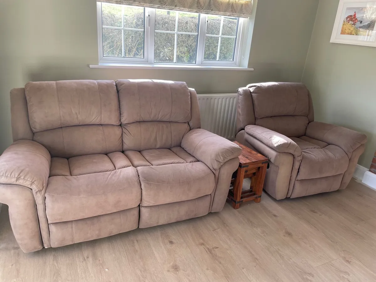 Recliner sofa - Image 1