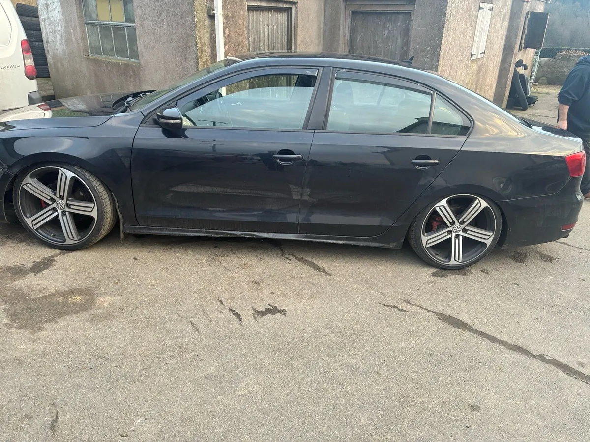 2012 vw Jetta parts/breaking - Image 2