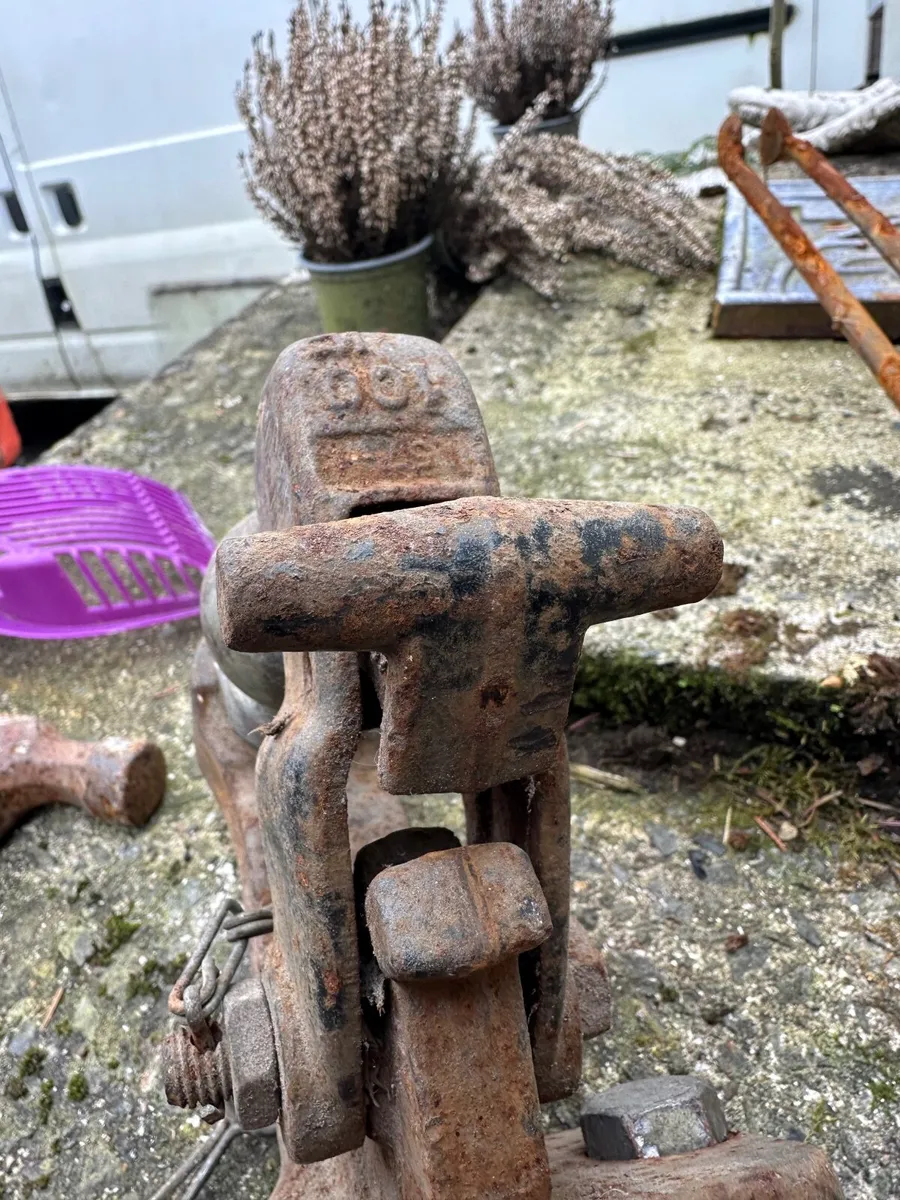 NATO type towhitch - Image 2