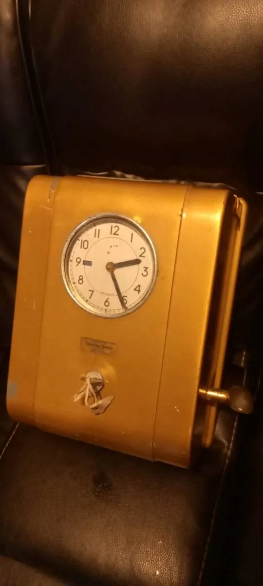 Antique HEAVY Industrial card clock-in Machine - Image 1