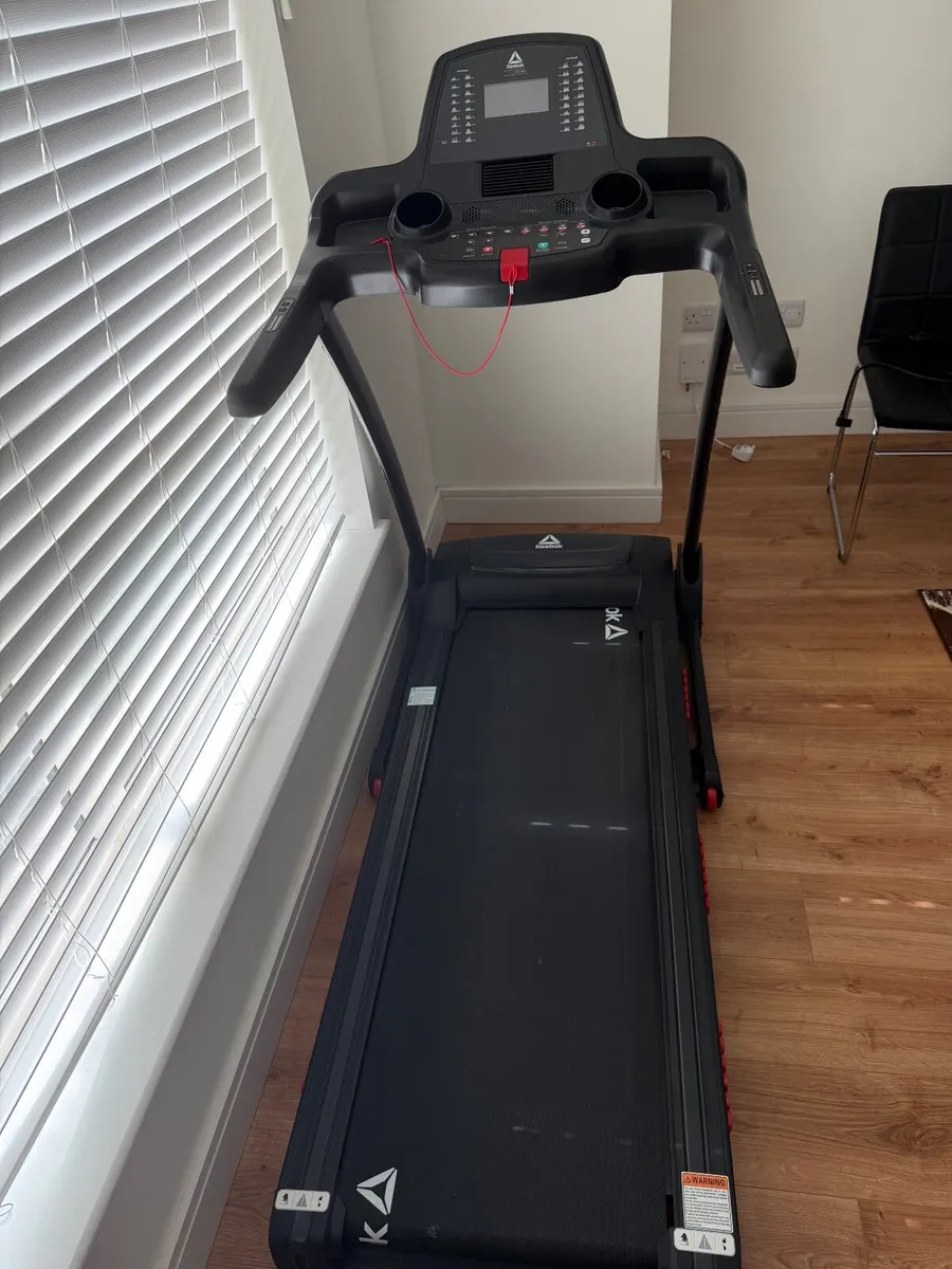 Reebok one GT 40s Treadmill - Image 4