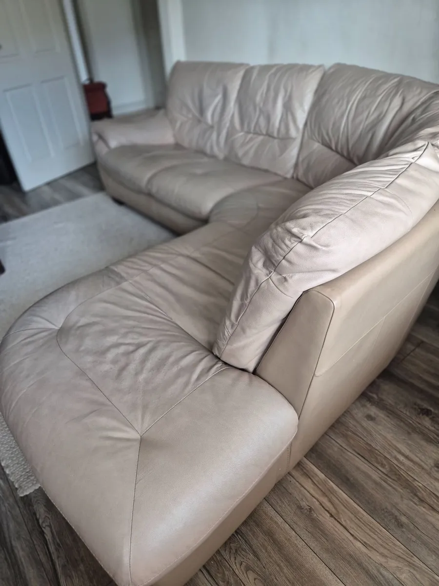 Leather  corner sofa - Image 3
