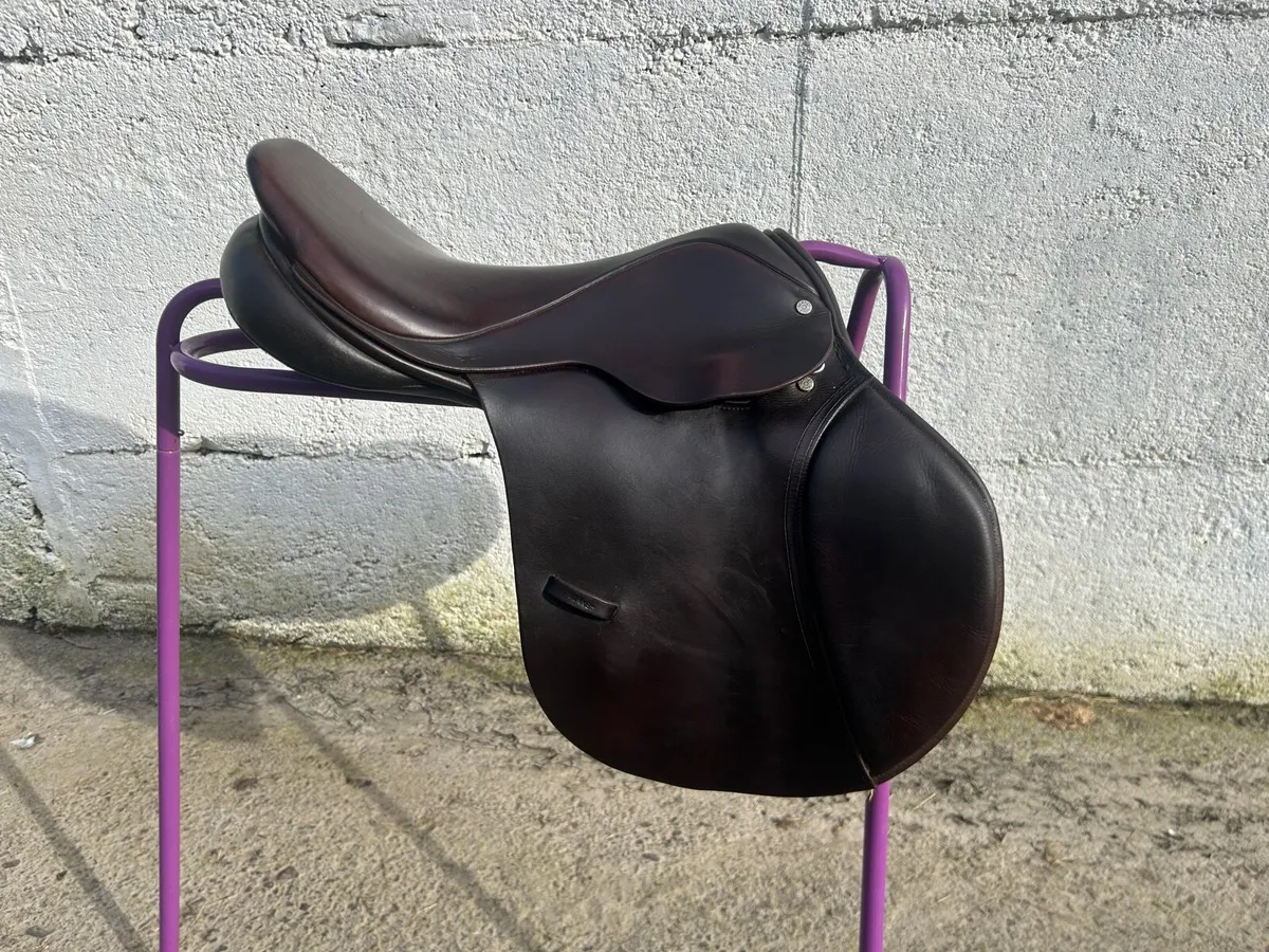 Two stunning Berney saddles - Image 2