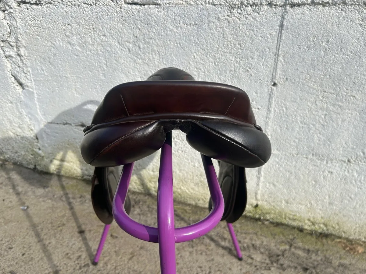 Two stunning Berney saddles - Image 3